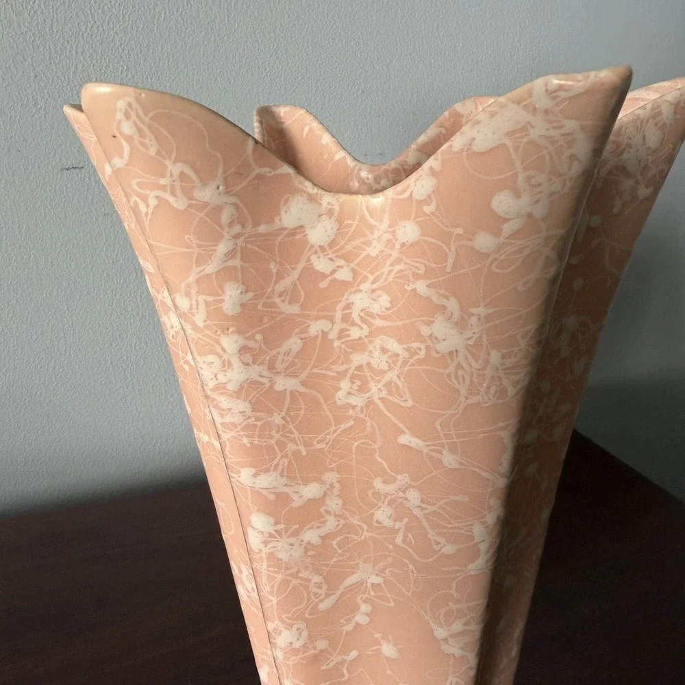 Vintage MCM Shawnee Pottery Blush Pink Splatter Design Cameo Ware Vase